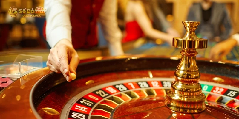 Dealer sẽ là người thực hiện quay vòng quay trong game
